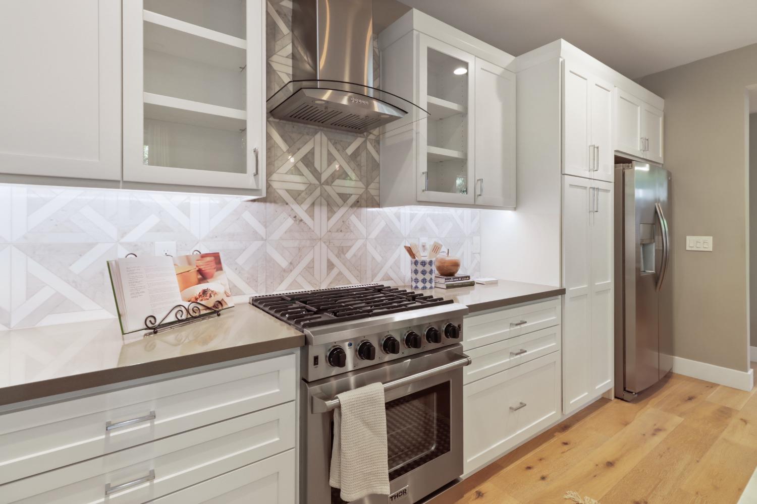 Detail Gallery Image 16 of 58 For 2011 Fat Aly, Sacramento,  CA 95811 - 3 Beds | 2/2 Baths