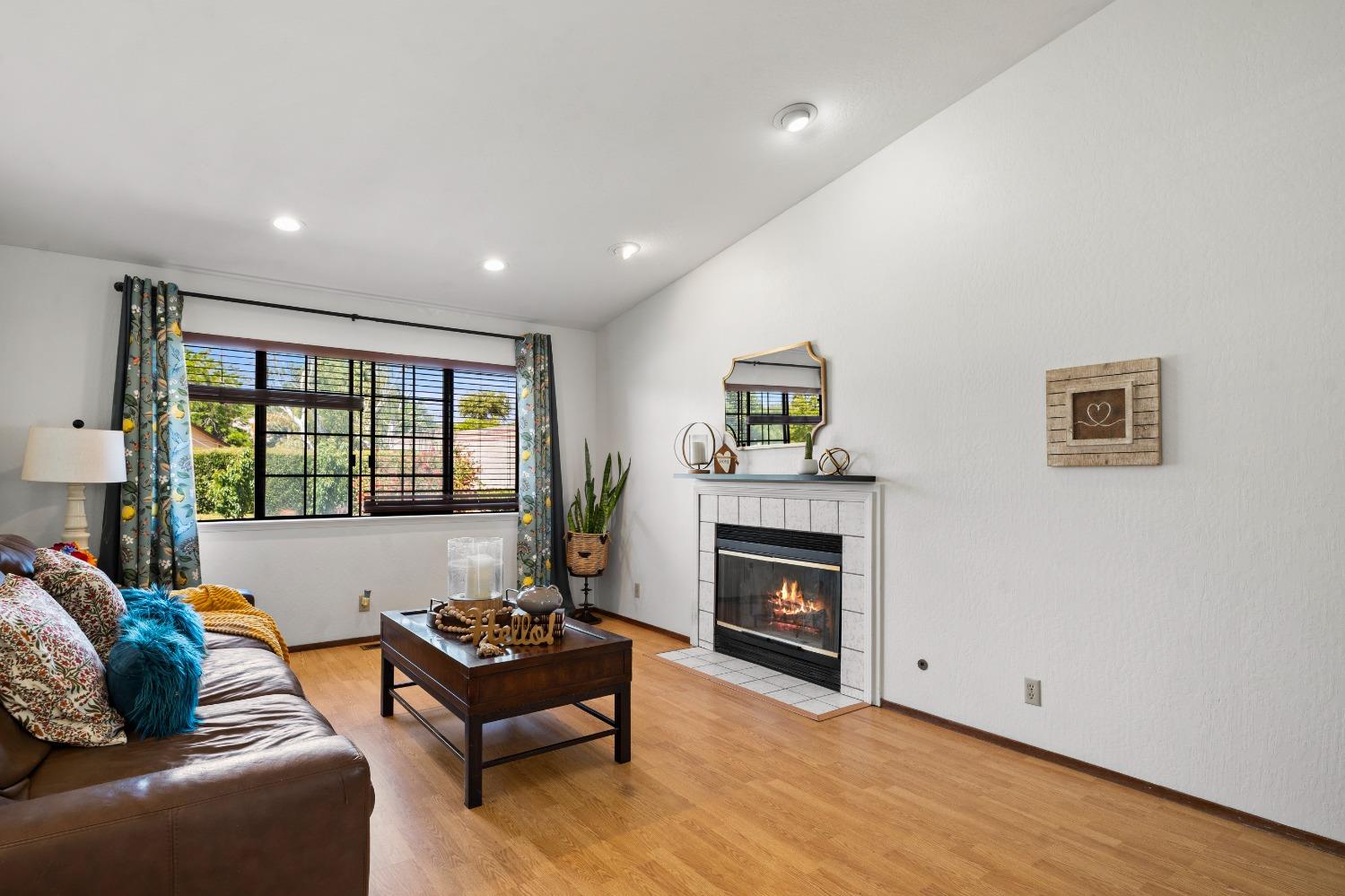 Detail Gallery Image 7 of 44 For 3636 Dormer Ave, Concord,  CA 94519 - 3 Beds | 2 Baths