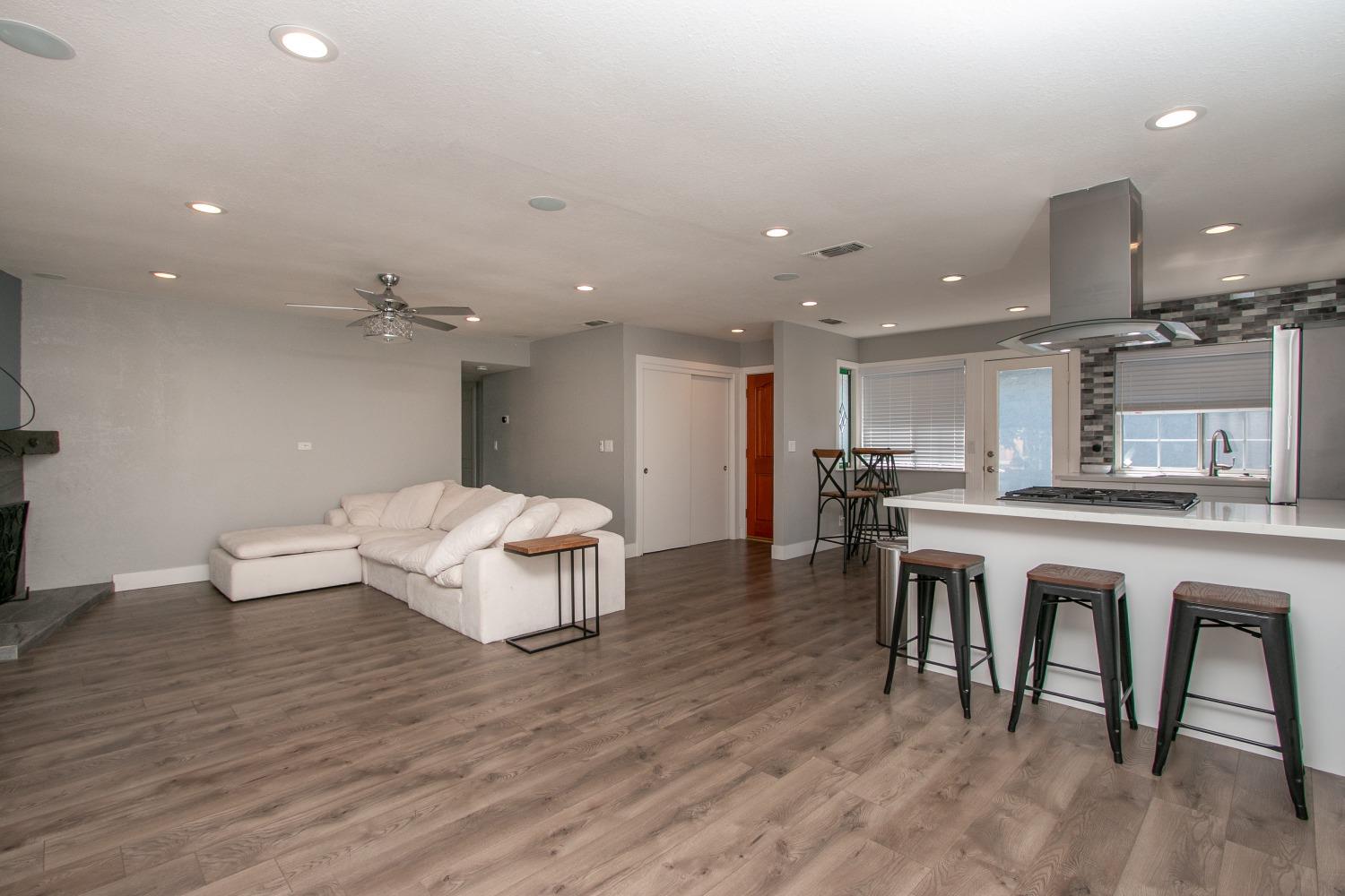 Detail Gallery Image 9 of 33 For 8449 Juglans Dr, Orangevale,  CA 95662 - 3 Beds | 2 Baths