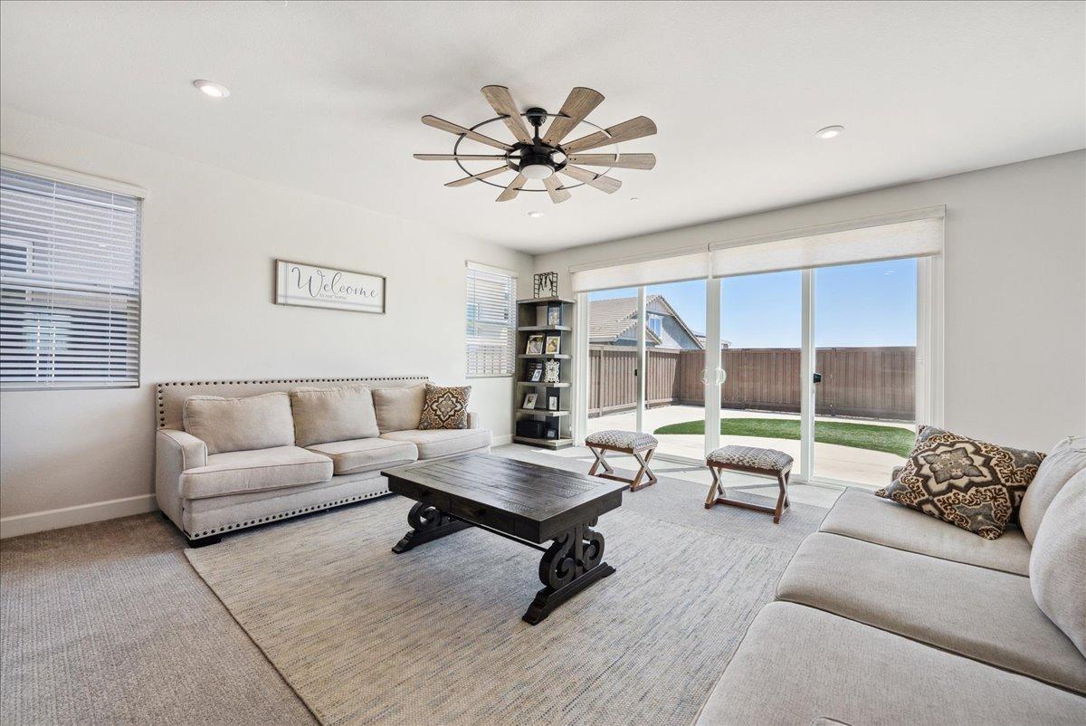 Detail Gallery Image 13 of 54 For 1304 Silversmith Ln, Rocklin,  CA 95765 - 5 Beds | 4 Baths