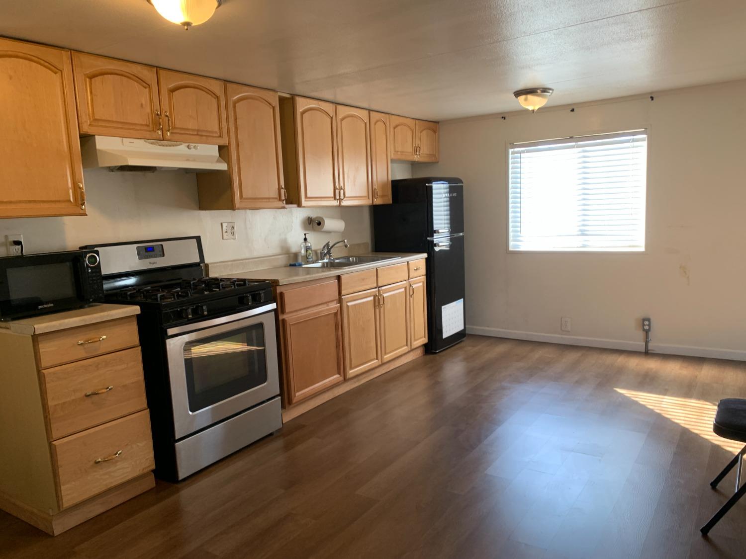 Detail Gallery Image 7 of 41 For 4216 Brookside Dr. #121, Sacramento,  CA 95834 - 2 Beds | 1 Baths