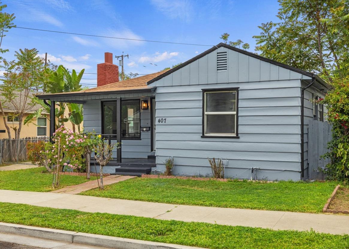 Detail Gallery Image 3 of 29 For 407 E Hawthorne Ave, Stockton,  CA 95204 - 2 Beds | 1 Baths