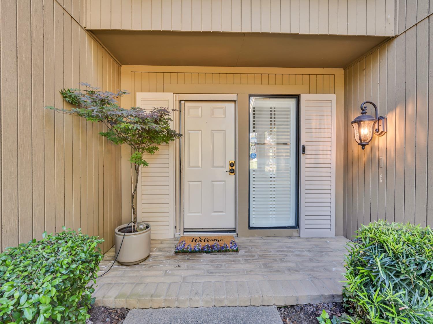 Detail Gallery Image 4 of 49 For 11303 Gold Country Blvd, Gold River,  CA 95670 - 3 Beds | 2/1 Baths