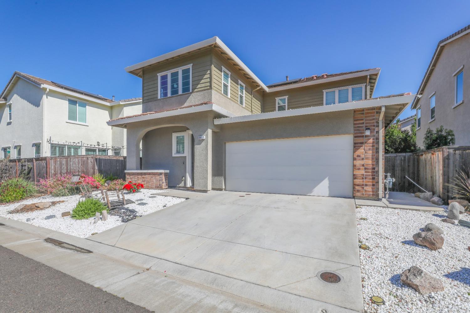 Detail Gallery Image 3 of 48 For 8417 Everson Ln, Elk Grove,  CA 95758 - 4 Beds | 3 Baths