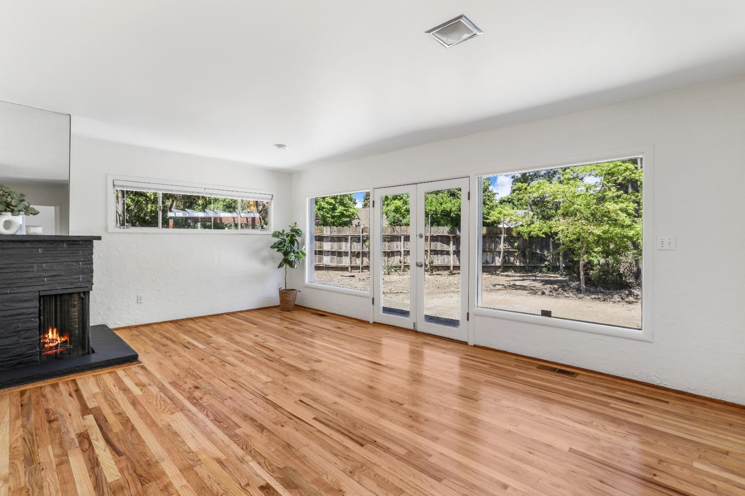 Detail Gallery Image 7 of 28 For 405 Helen Ave, Modesto,  CA 95354 - 2 Beds | 1 Baths