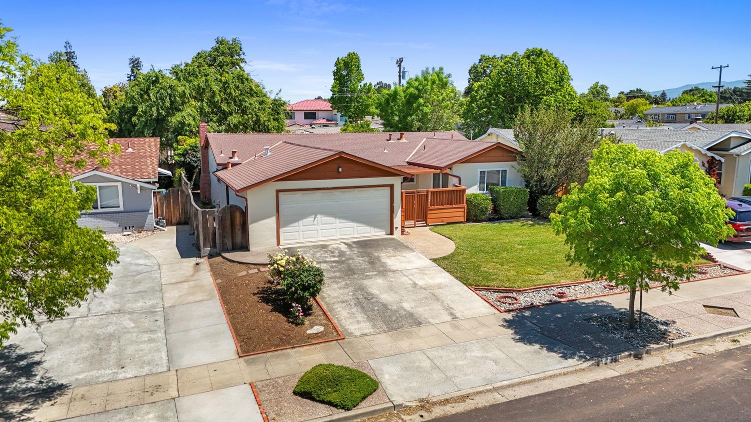 Detail Gallery Image 2 of 49 For 1384 Heckman Way, San Jose,  CA 95129 - 3 Beds | 2 Baths