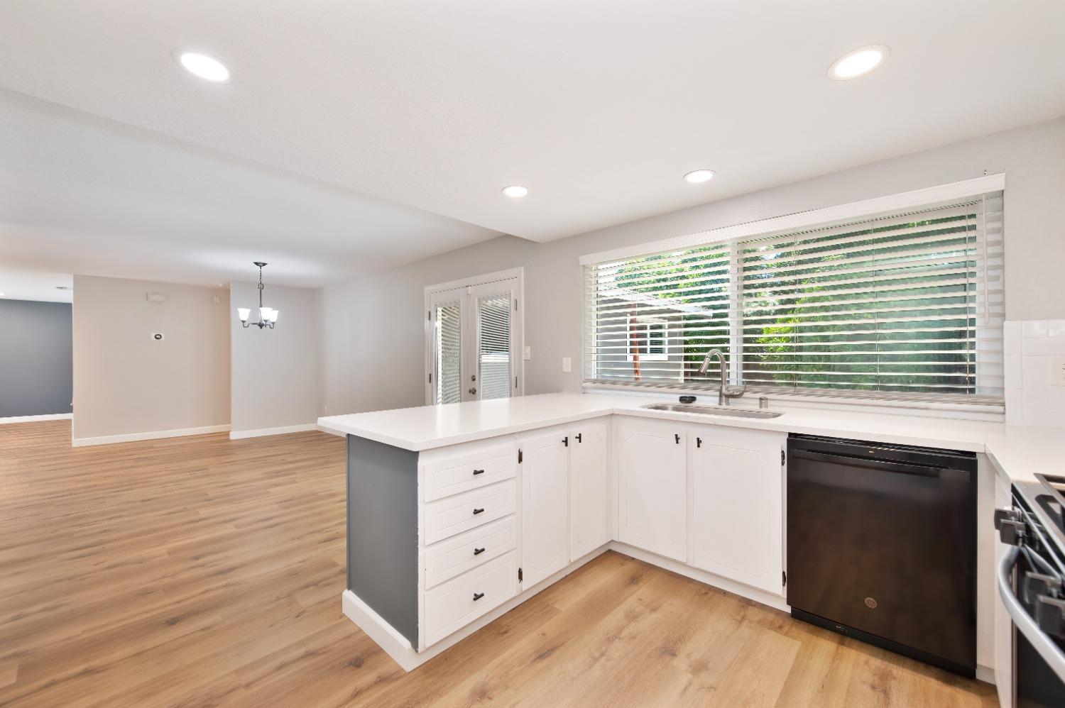 Lynnetree Way, Citrus Heights, California image 18