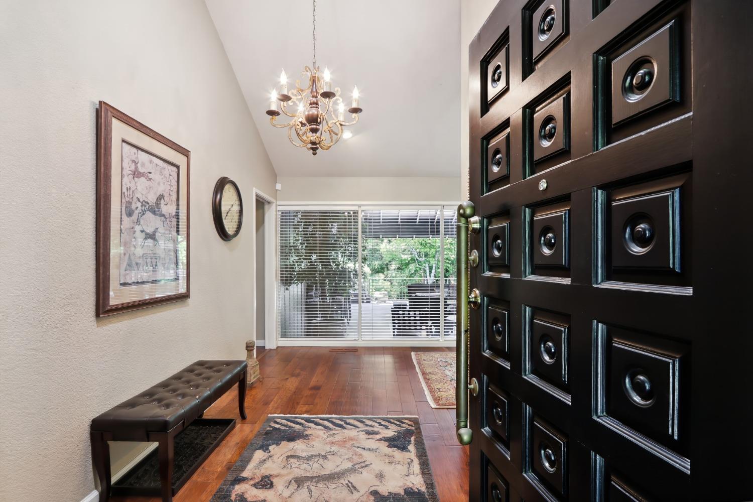 Detail Gallery Image 4 of 50 For 3305 Inverness Ct, Sacramento,  CA 95821 - 5 Beds | 3/1 Baths
