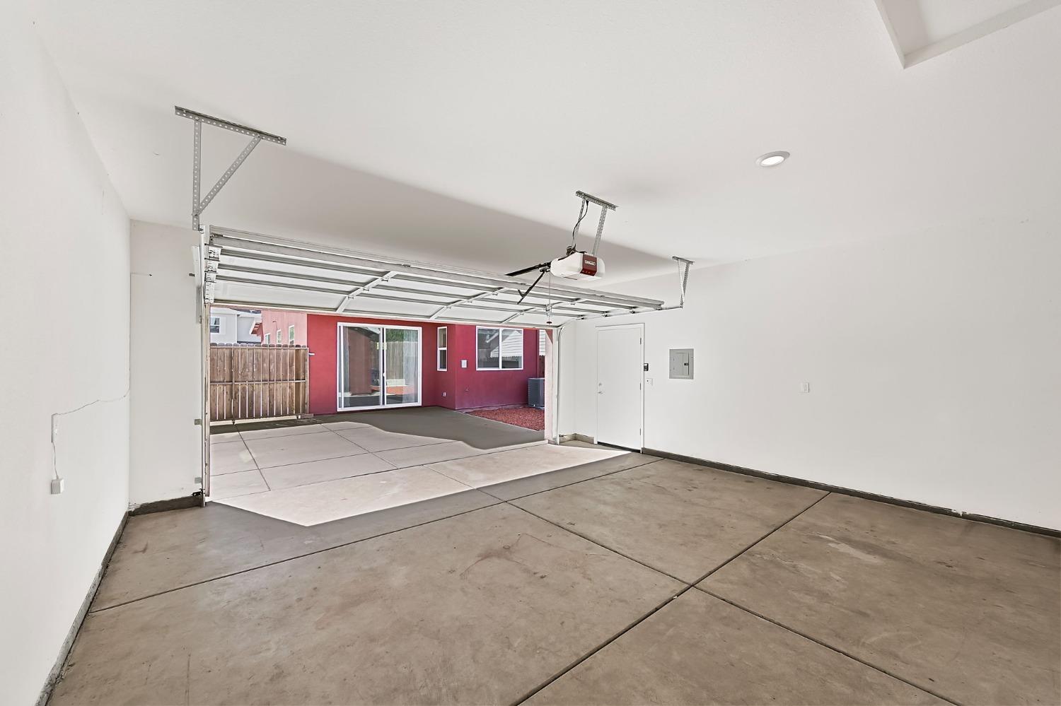 Detail Gallery Image 42 of 44 For 5542 Malibu Palm Ct, Sacramento,  CA 95842 - 3 Beds | 2/1 Baths
