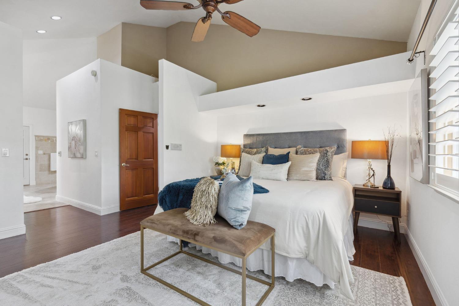 Detail Gallery Image 14 of 46 For 4006 Canyon Dr, Fair Oaks,  CA 95628 - 5 Beds | 4 Baths