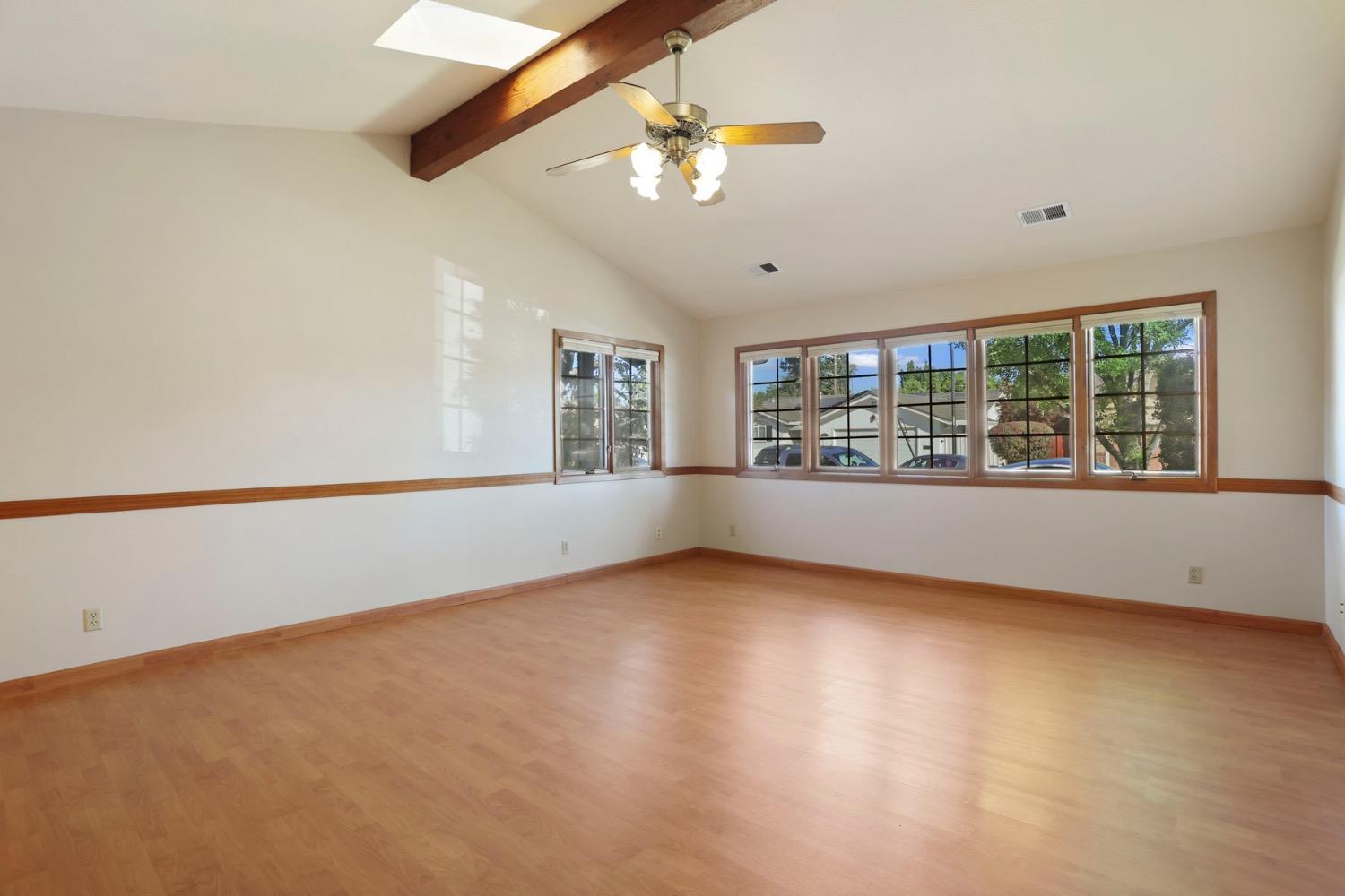 Detail Gallery Image 11 of 43 For 1152 Stanton Way, Stockton,  CA 95207 - 3 Beds | 2 Baths