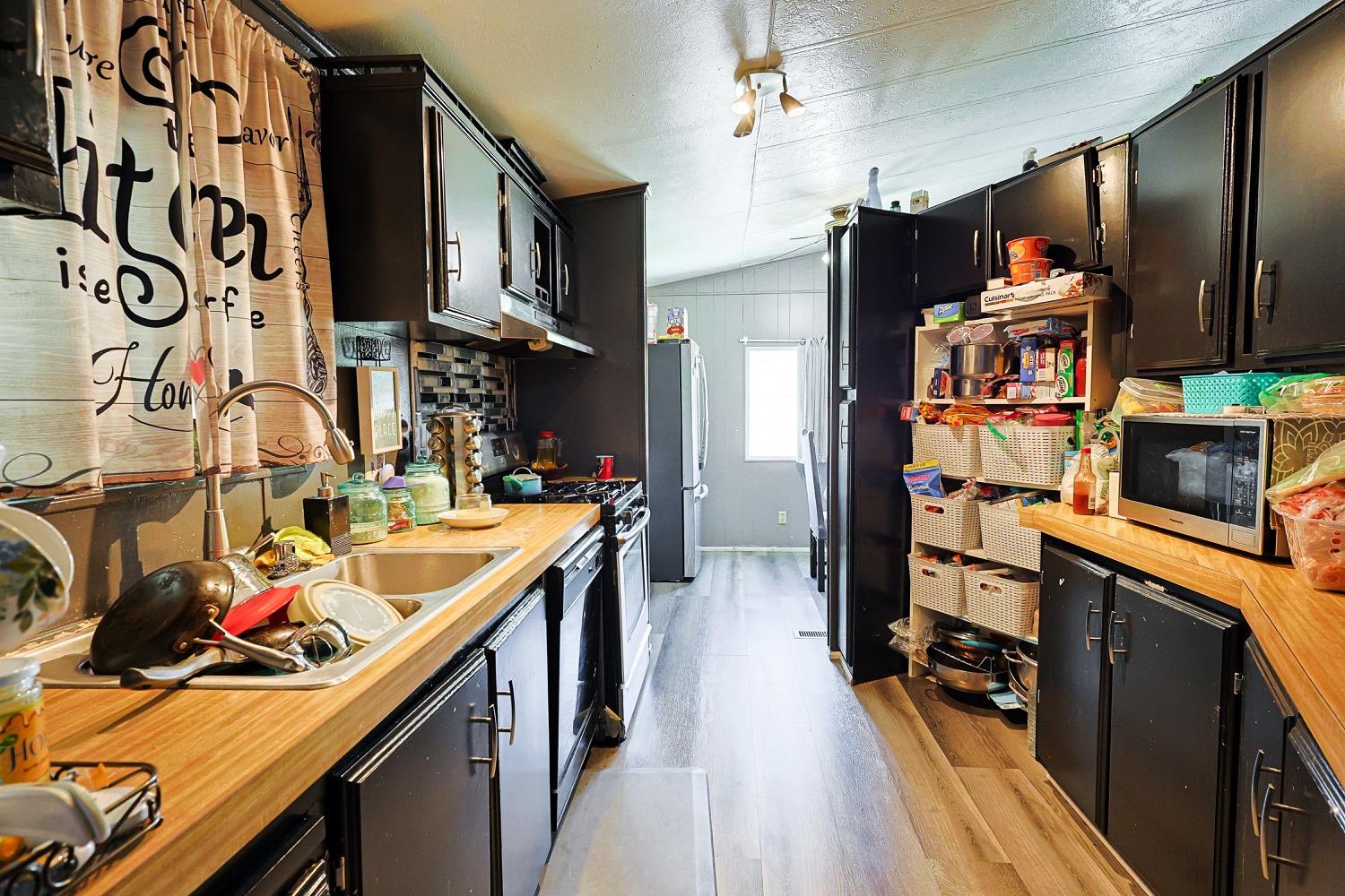 Detail Gallery Image 8 of 16 For 3950 Mack Rd 129, Sacramento,  CA 95823 - 3 Beds | 2 Baths