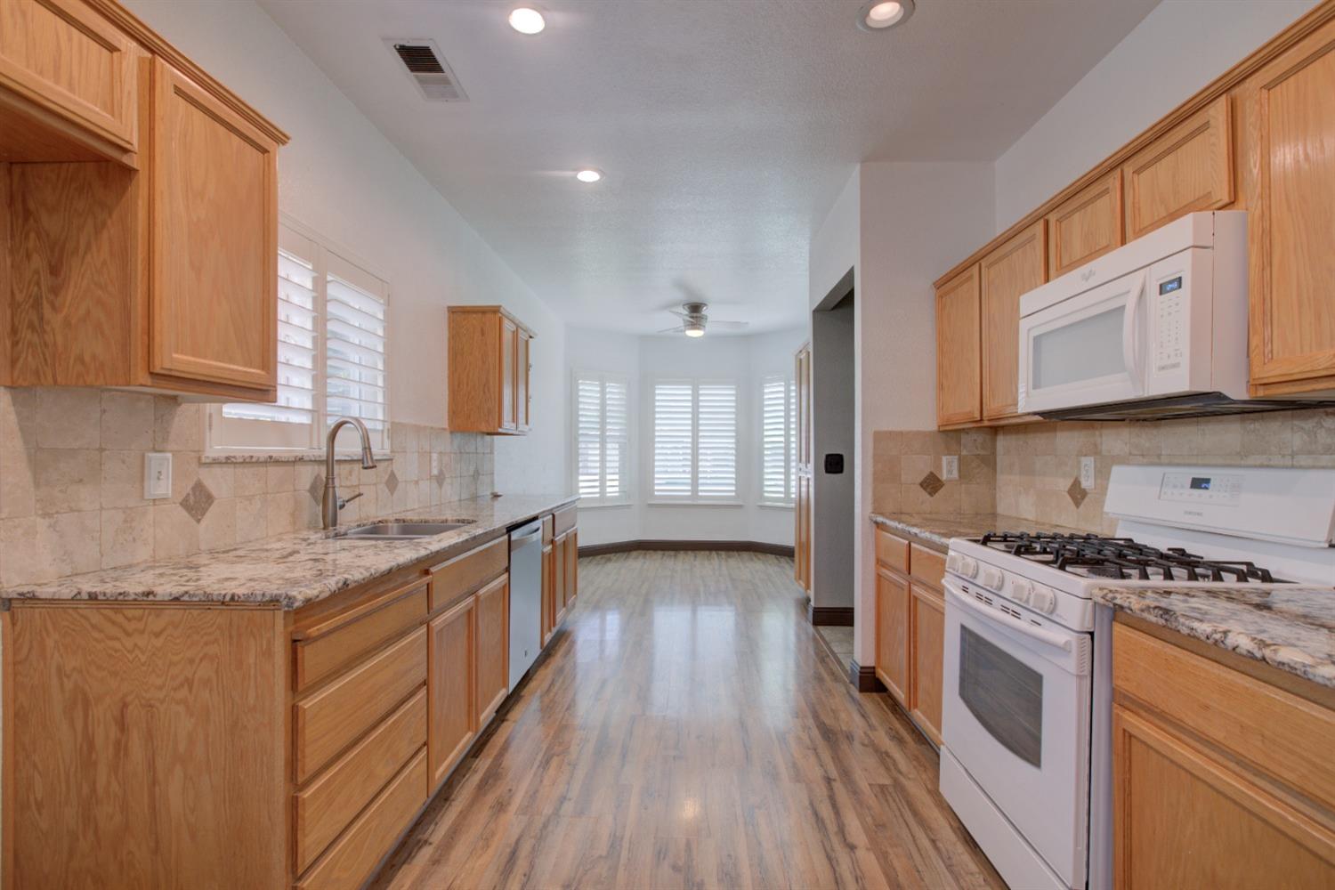 Detail Gallery Image 15 of 55 For 1217 Fairway Dr, Atwater,  CA 95301 - 3 Beds | 2 Baths