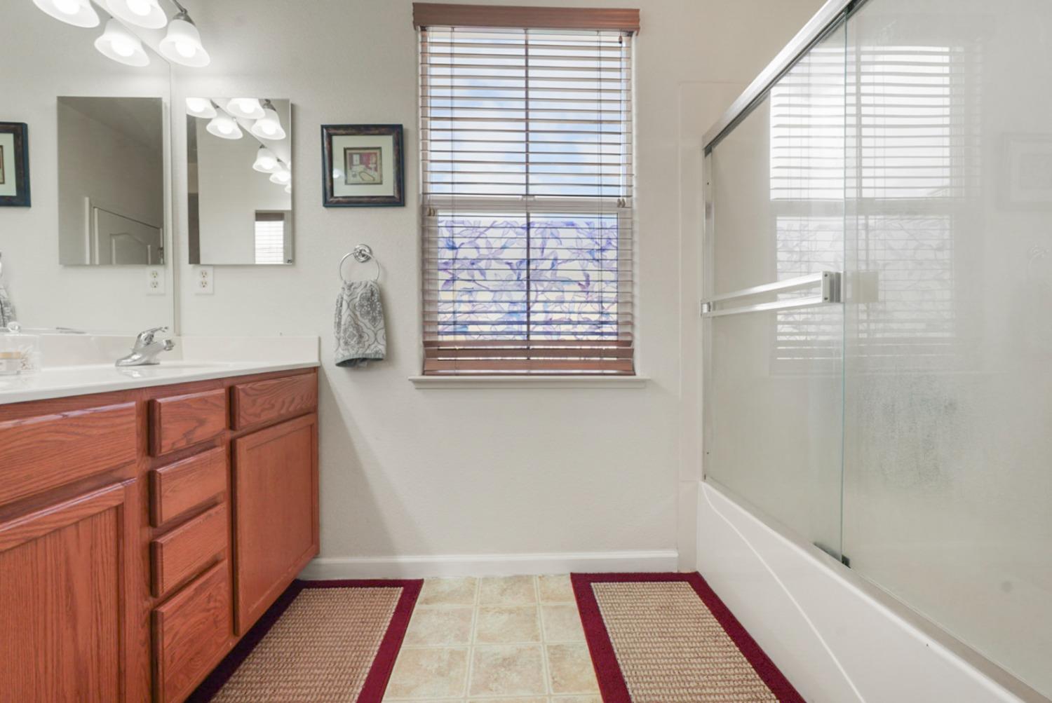Detail Gallery Image 18 of 32 For 17263 S Bell Post Ln, Lathrop,  CA 95330 - 4 Beds | 2/1 Baths