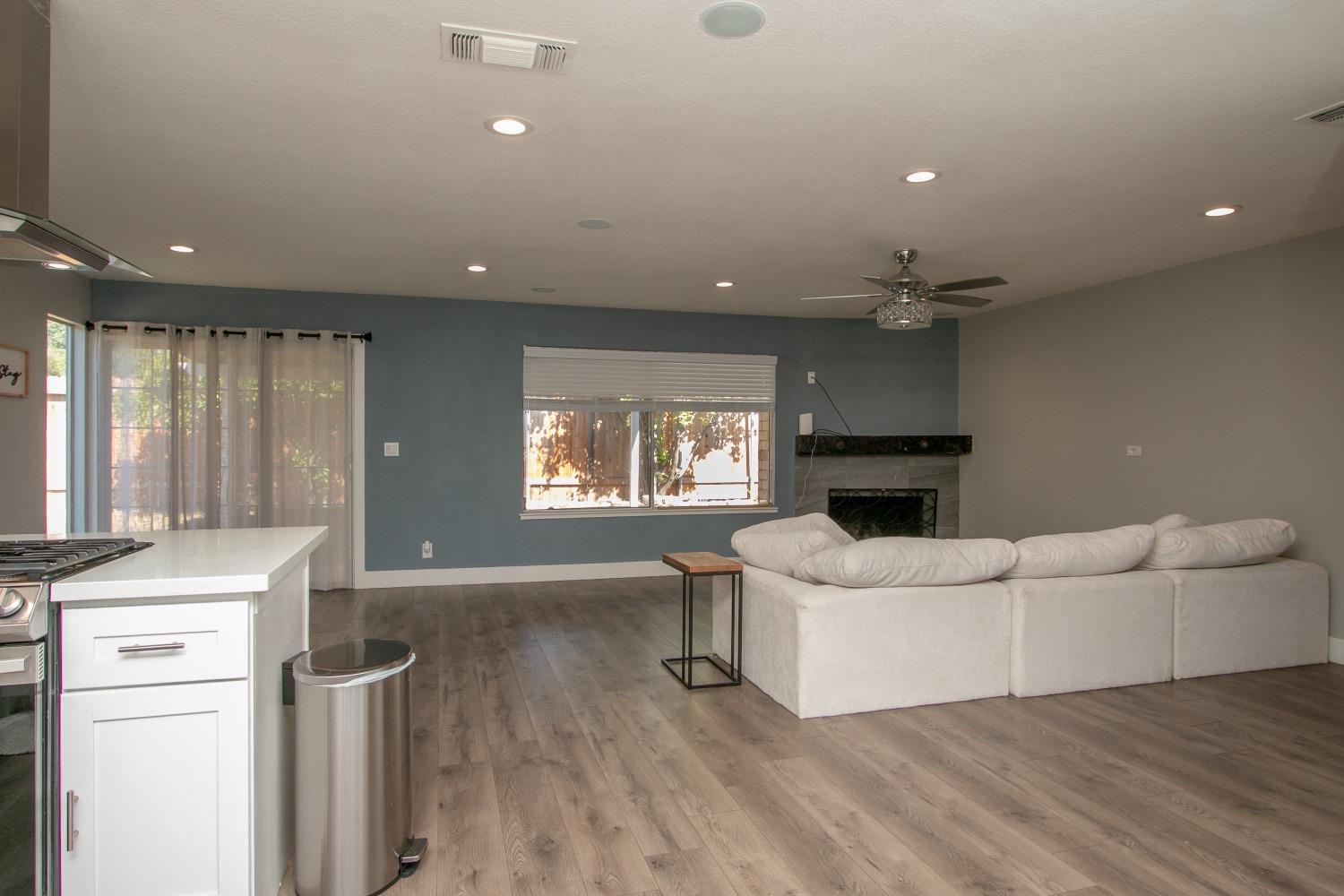 Detail Gallery Image 8 of 33 For 8449 Juglans Dr, Orangevale,  CA 95662 - 3 Beds | 2 Baths