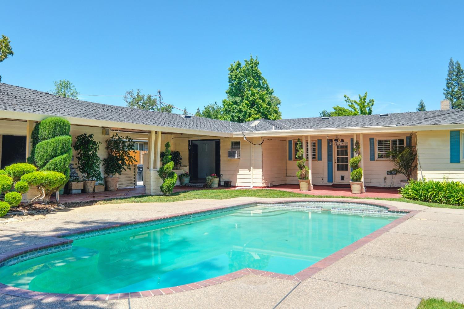 San Ysidro Way, Sacramento, California image 32