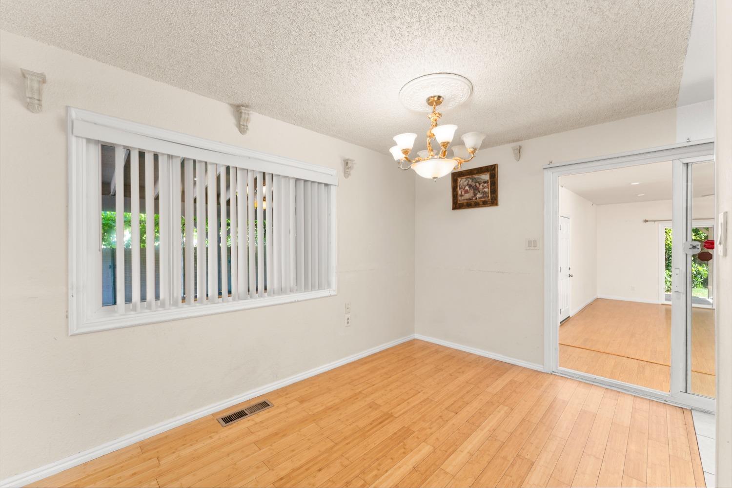 Detail Gallery Image 20 of 84 For 8905 Fredric, Sacramento,  CA 95826 - 4 Beds | 3 Baths