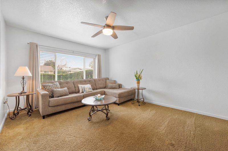 Detail Gallery Image 4 of 26 For 1207 Huntington Pl, Manteca,  CA 95336 - 4 Beds | 2 Baths