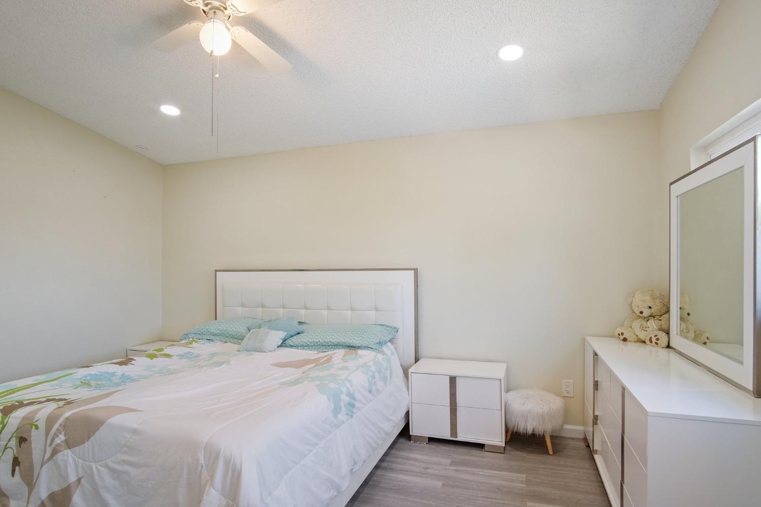 Detail Gallery Image 23 of 40 For 685 Bennington Ave, Turlock,  CA 95382 - 3 Beds | 2 Baths