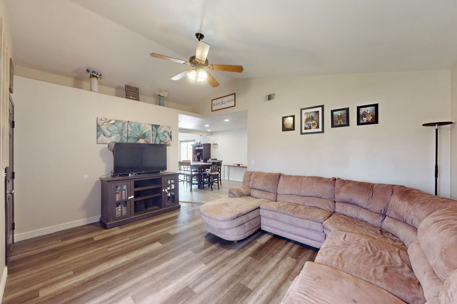 Detail Gallery Image 8 of 41 For 3003 Corinne Ct, Live Oak,  CA 95953 - 3 Beds | 2 Baths