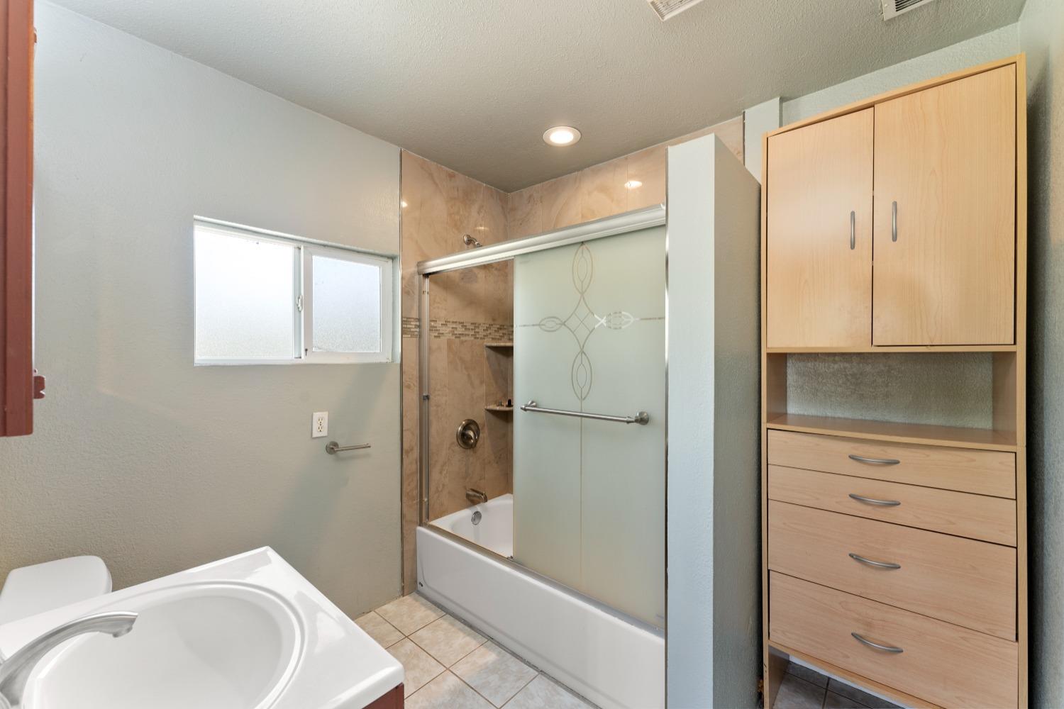 Detail Gallery Image 55 of 84 For 8905 Fredric, Sacramento,  CA 95826 - 4 Beds | 3 Baths