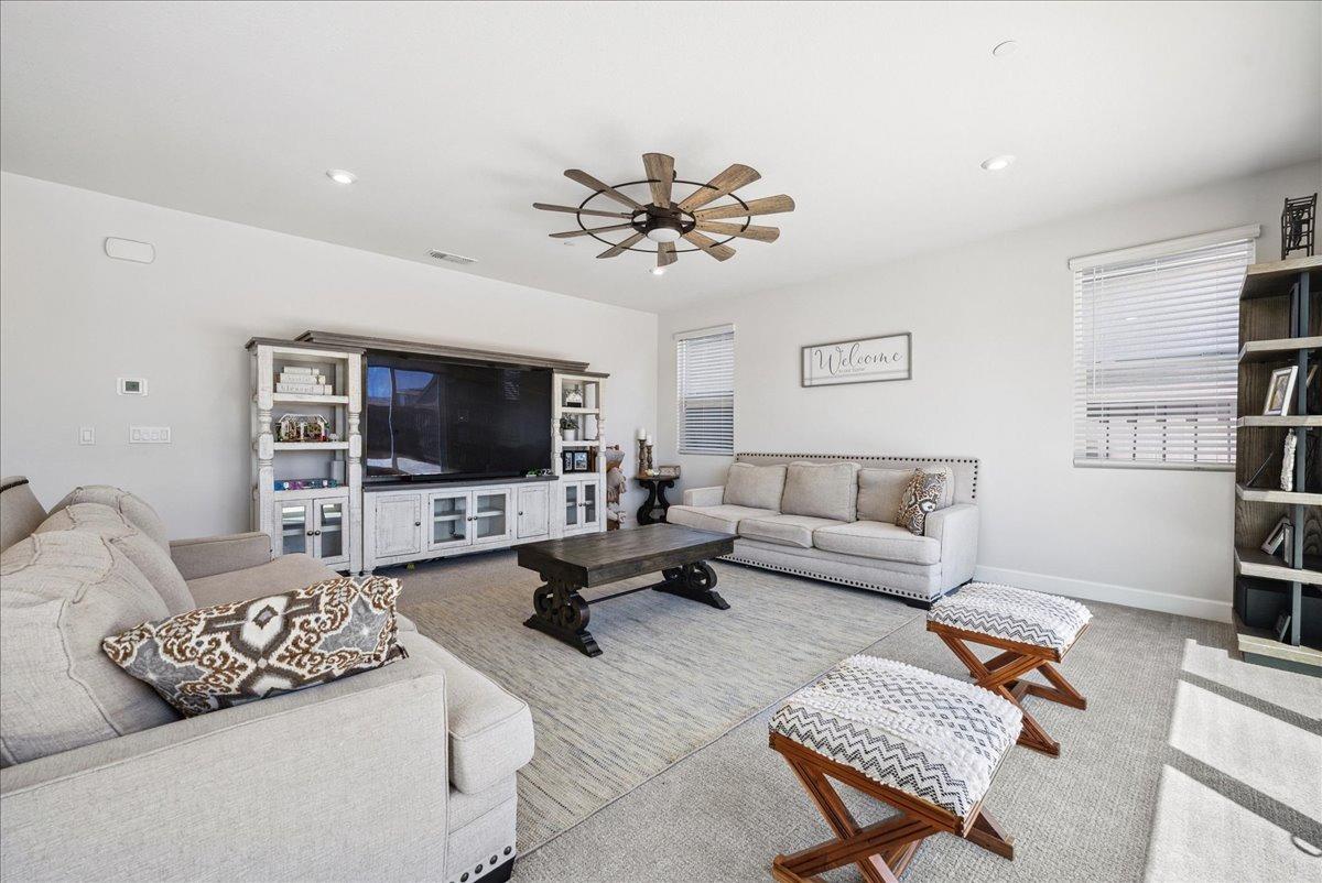 Detail Gallery Image 14 of 54 For 1304 Silversmith Ln, Rocklin,  CA 95765 - 5 Beds | 4 Baths