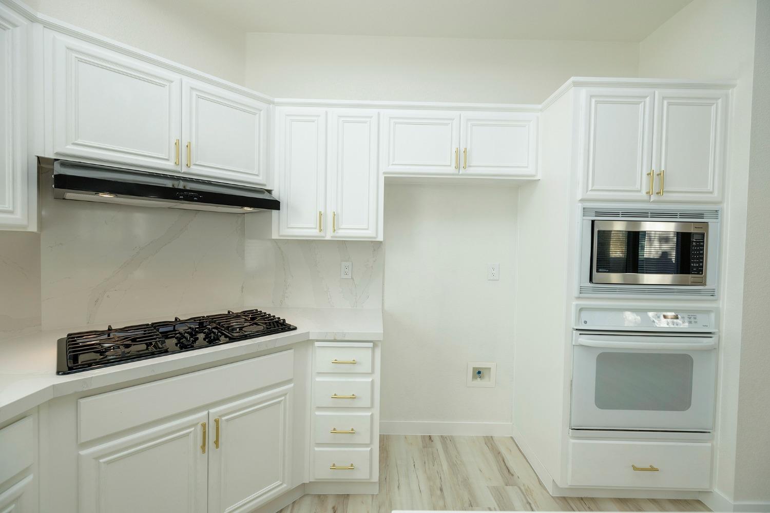 Detail Gallery Image 15 of 45 For 2192 Ivory Lace Ave, Manteca,  CA 95337 - 4 Beds | 2/1 Baths