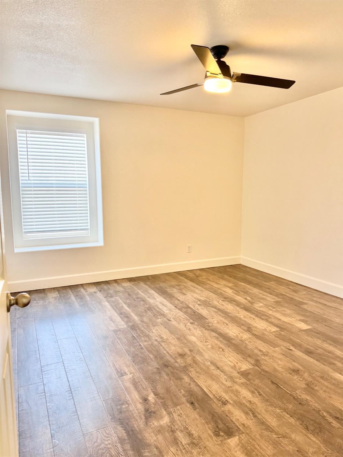Detail Gallery Image 12 of 19 For 2522 Pine Brook Dr, Stockton,  CA 95212 - 4 Beds | 2/1 Baths