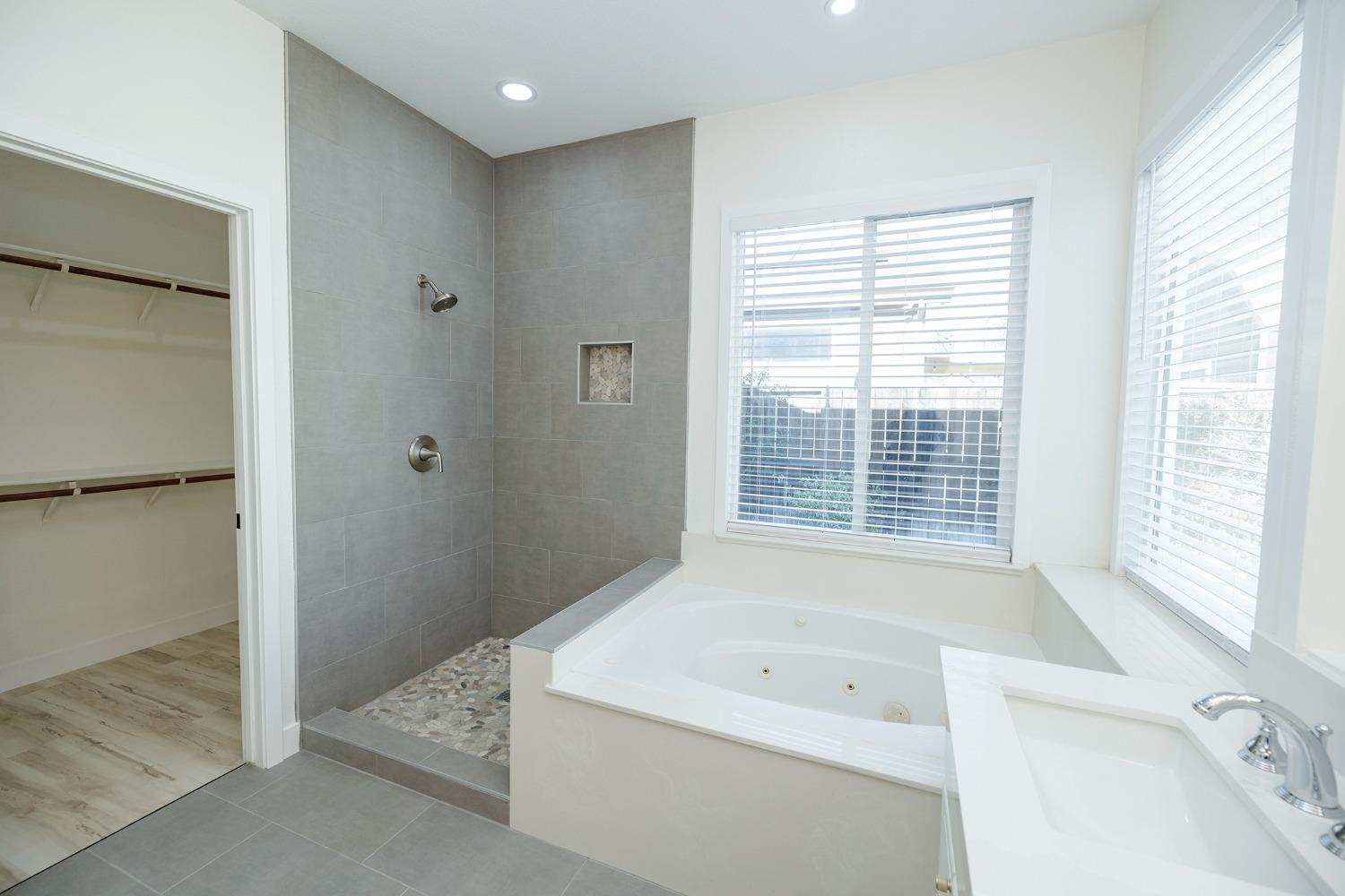 Detail Gallery Image 24 of 45 For 2192 Ivory Lace Ave, Manteca,  CA 95337 - 4 Beds | 2/1 Baths