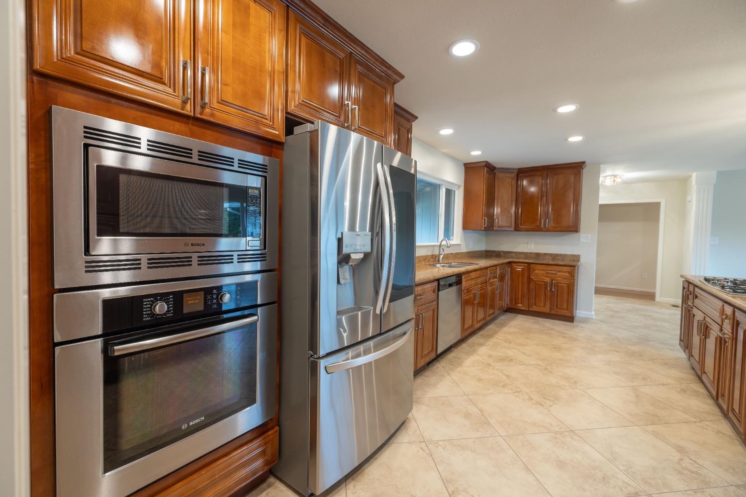 Detail Gallery Image 13 of 49 For 4161 Riviera Dr, Stockton,  CA 95204 - 3 Beds | 2 Baths