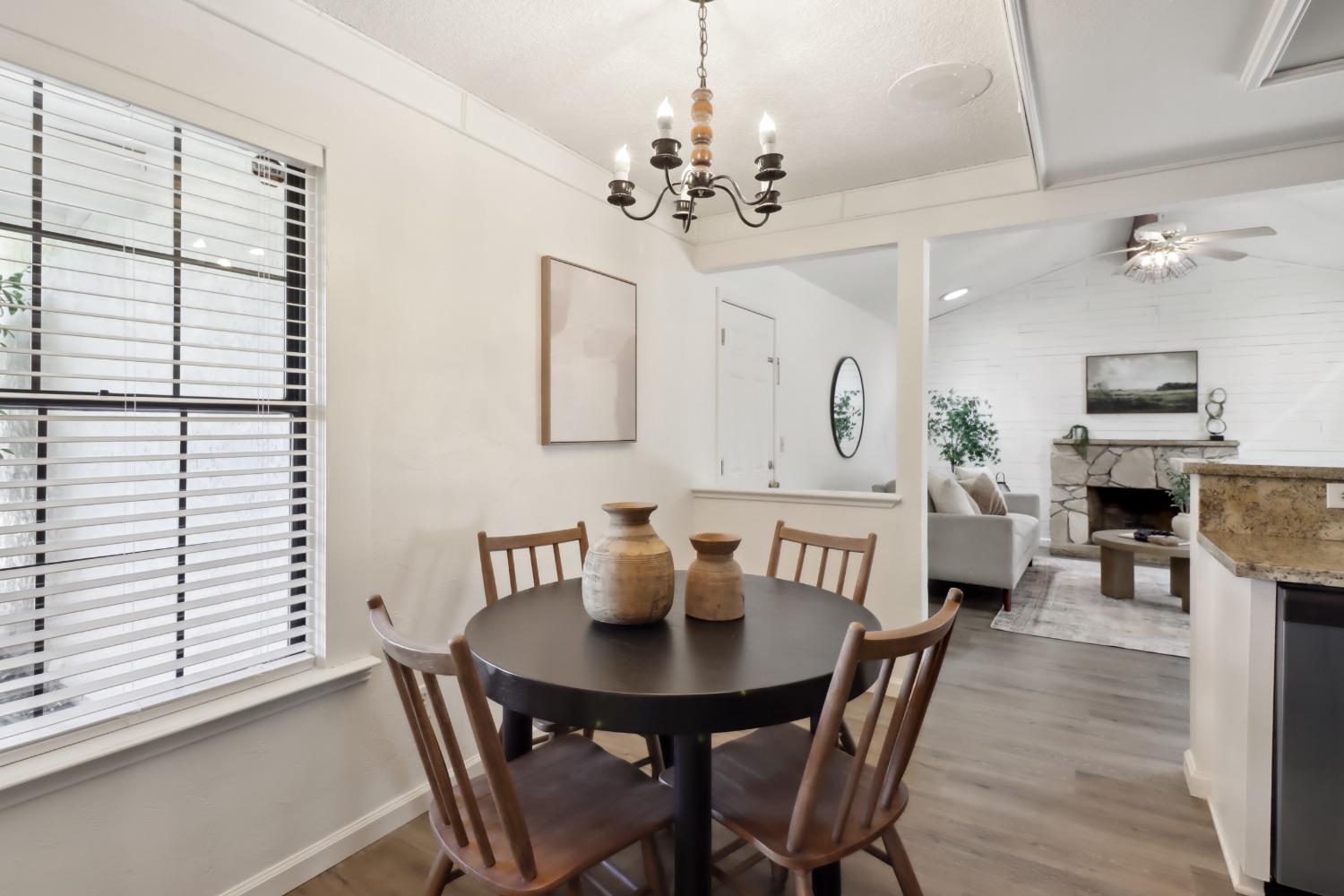 Detail Gallery Image 9 of 38 For 2888 Baronet Way, Sacramento,  CA 95833 - 4 Beds | 2 Baths