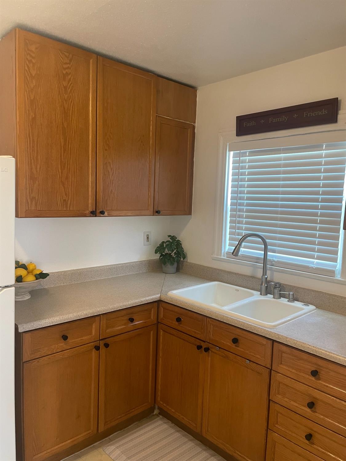 Detail Gallery Image 8 of 23 For 1812 N Stanford Ave, Stockton,  CA 95205 - 2 Beds | 1 Baths