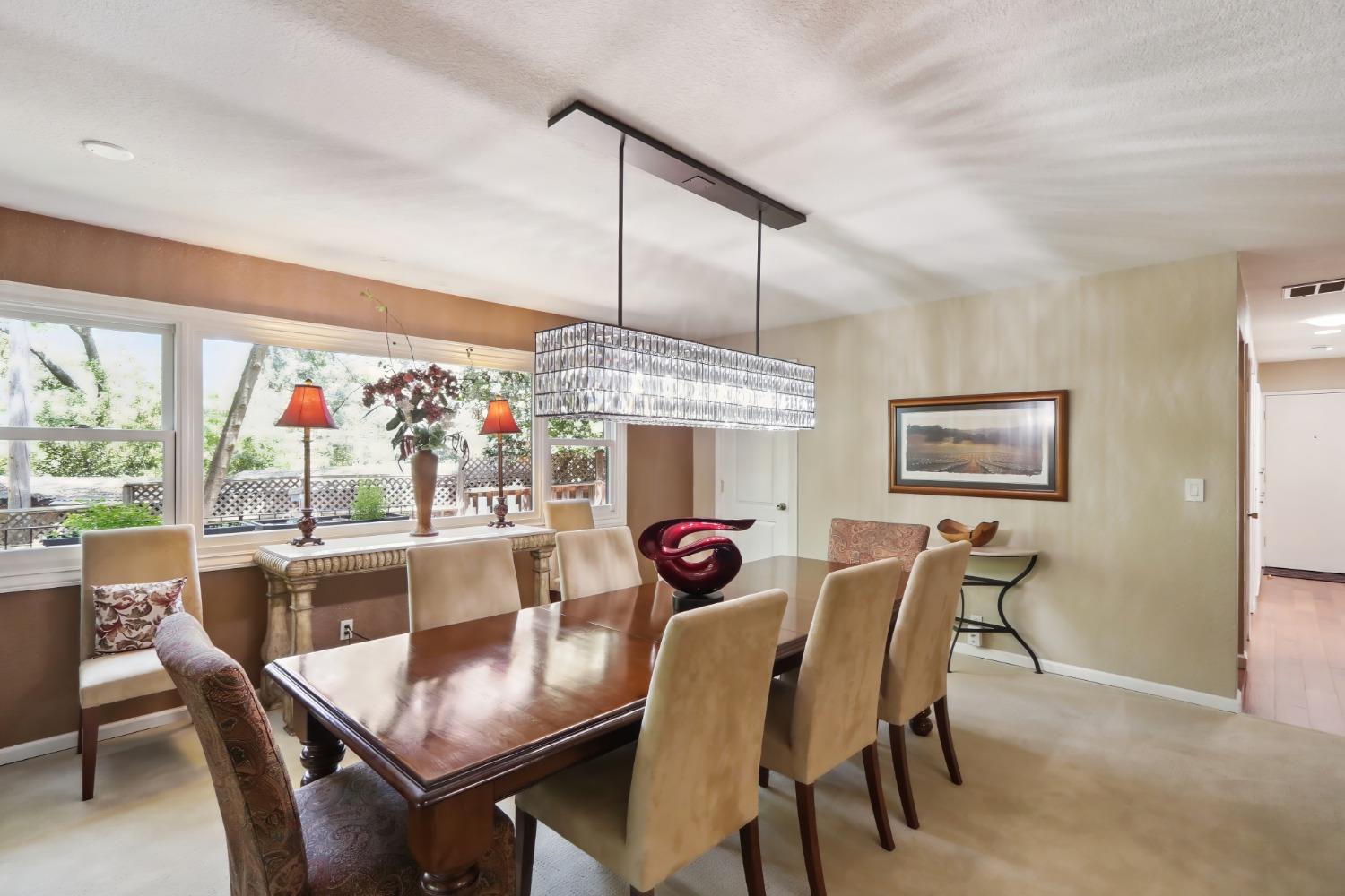 Detail Gallery Image 7 of 50 For 3305 Inverness Ct, Sacramento,  CA 95821 - 5 Beds | 3/1 Baths