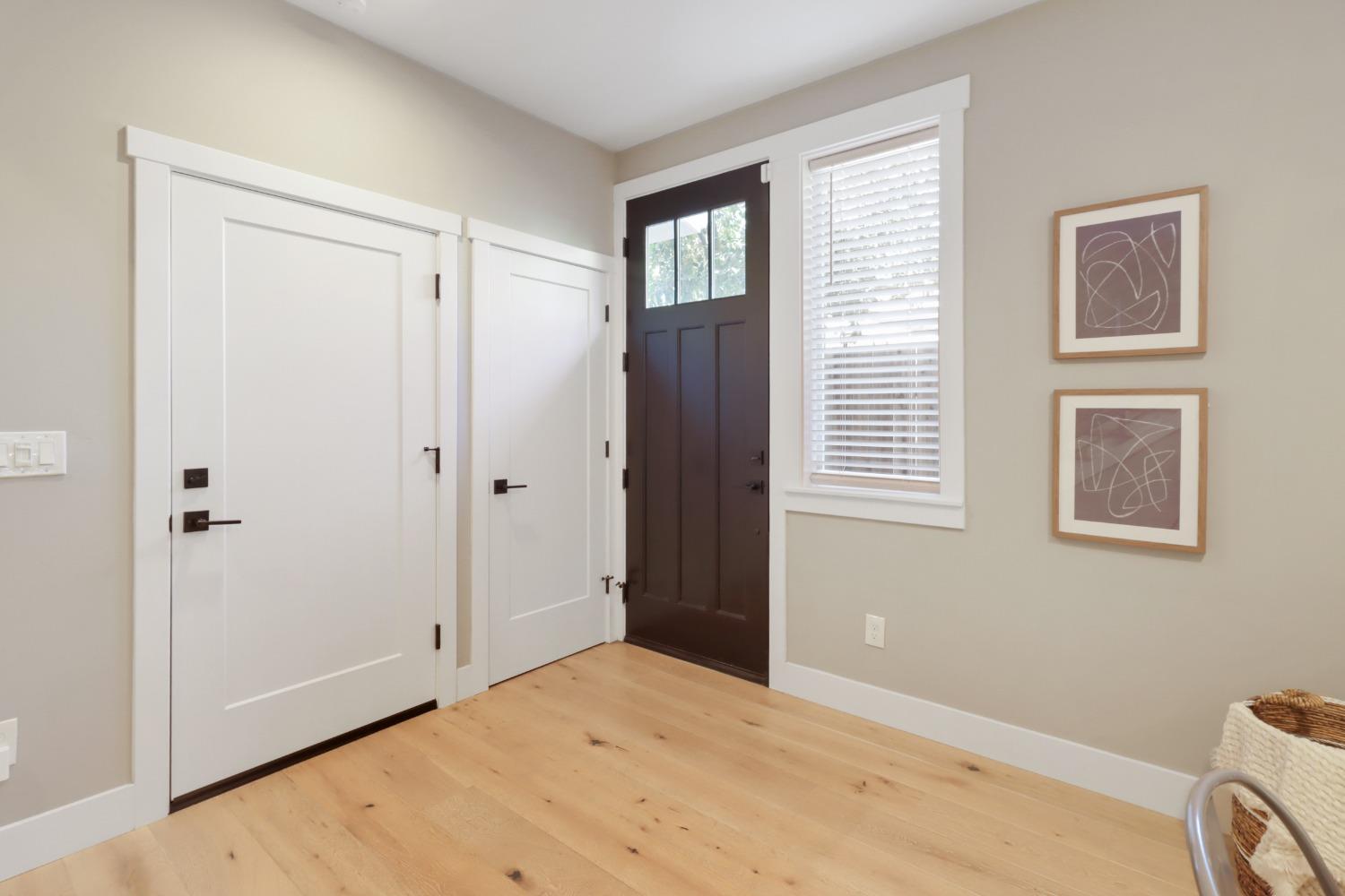 Detail Gallery Image 5 of 58 For 2011 Fat Aly, Sacramento,  CA 95811 - 3 Beds | 2/2 Baths
