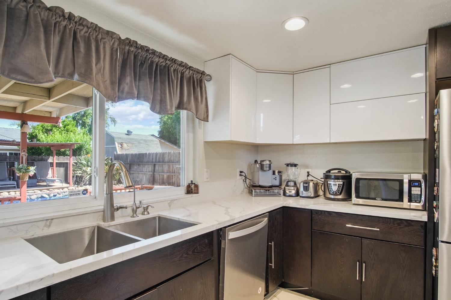 Detail Gallery Image 15 of 40 For 685 Bennington Ave, Turlock,  CA 95382 - 3 Beds | 2 Baths