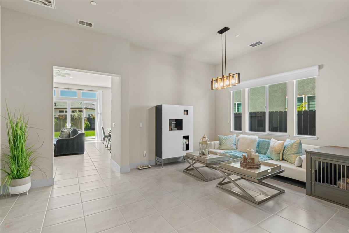 Detail Gallery Image 12 of 56 For 3715 N Berkeley Ave, Turlock,  CA 95382 - 5 Beds | 2 Baths