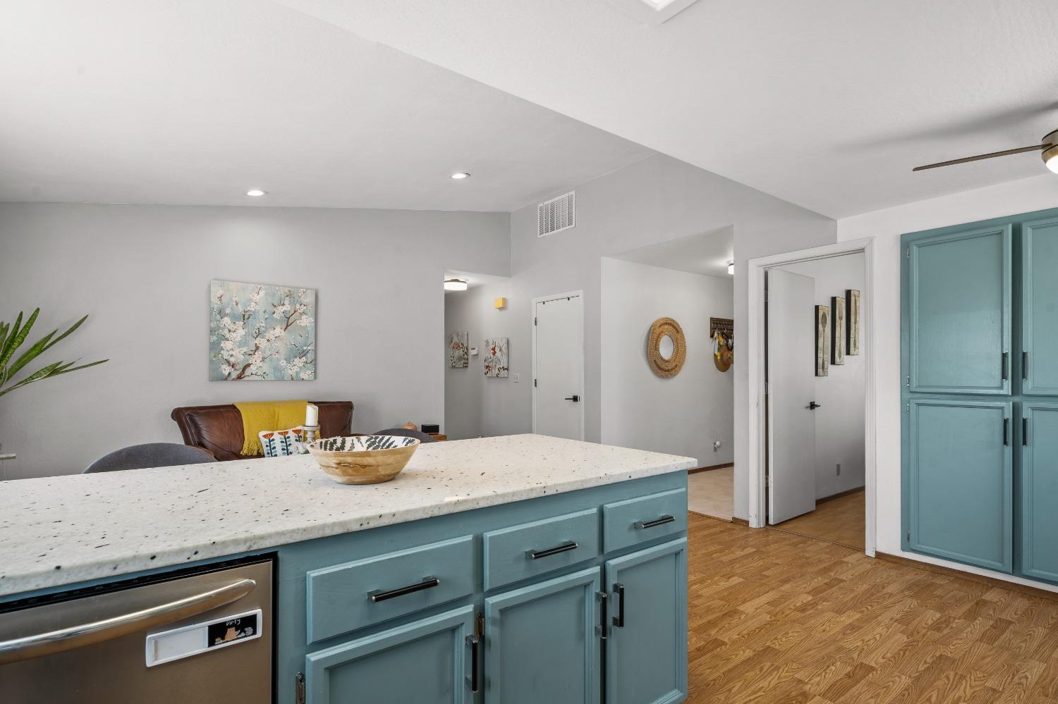 Detail Gallery Image 18 of 44 For 3636 Dormer Ave, Concord,  CA 94519 - 3 Beds | 2 Baths