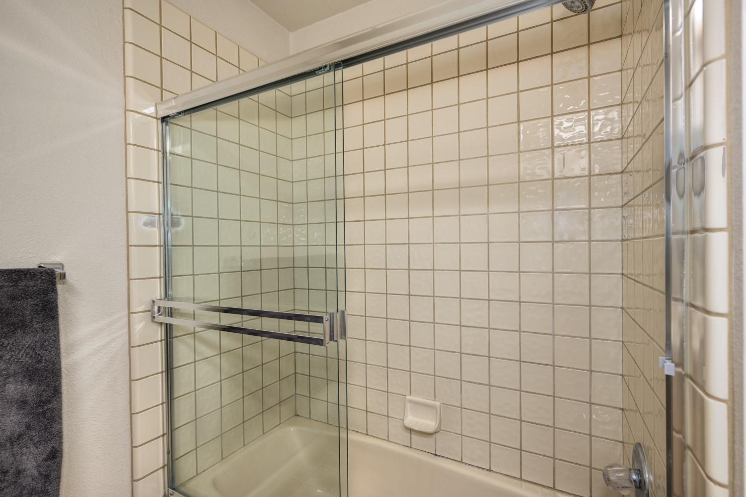 Detail Gallery Image 20 of 28 For 1518 Sutter Creek Dr, El Dorado Hills,  CA 95762 - 3 Beds | 2/1 Baths