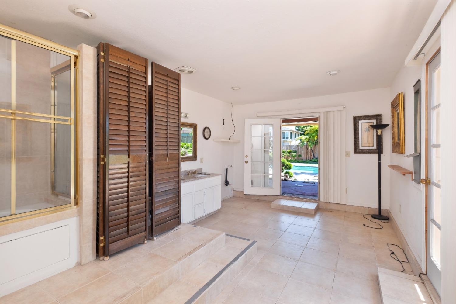 San Ysidro Way, Sacramento, California image 39