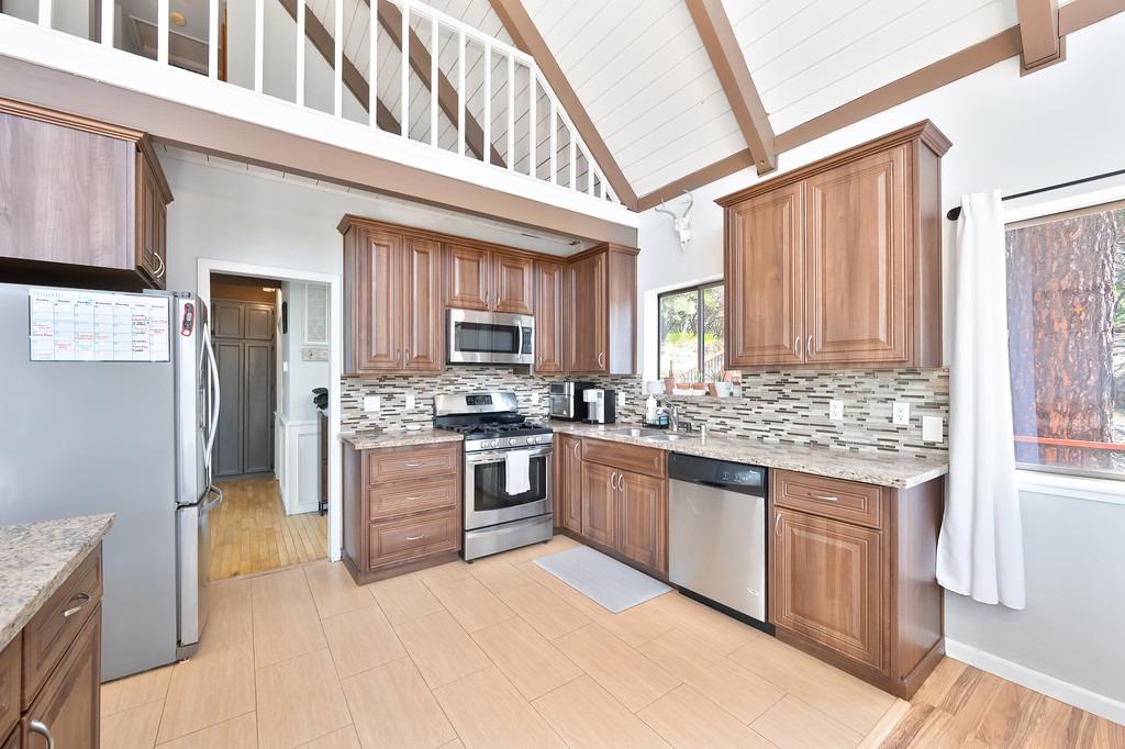 Detail Gallery Image 17 of 48 For 6202 Green Ridge Dr, Foresthill,  CA 95631 - 3 Beds | 2/1 Baths
