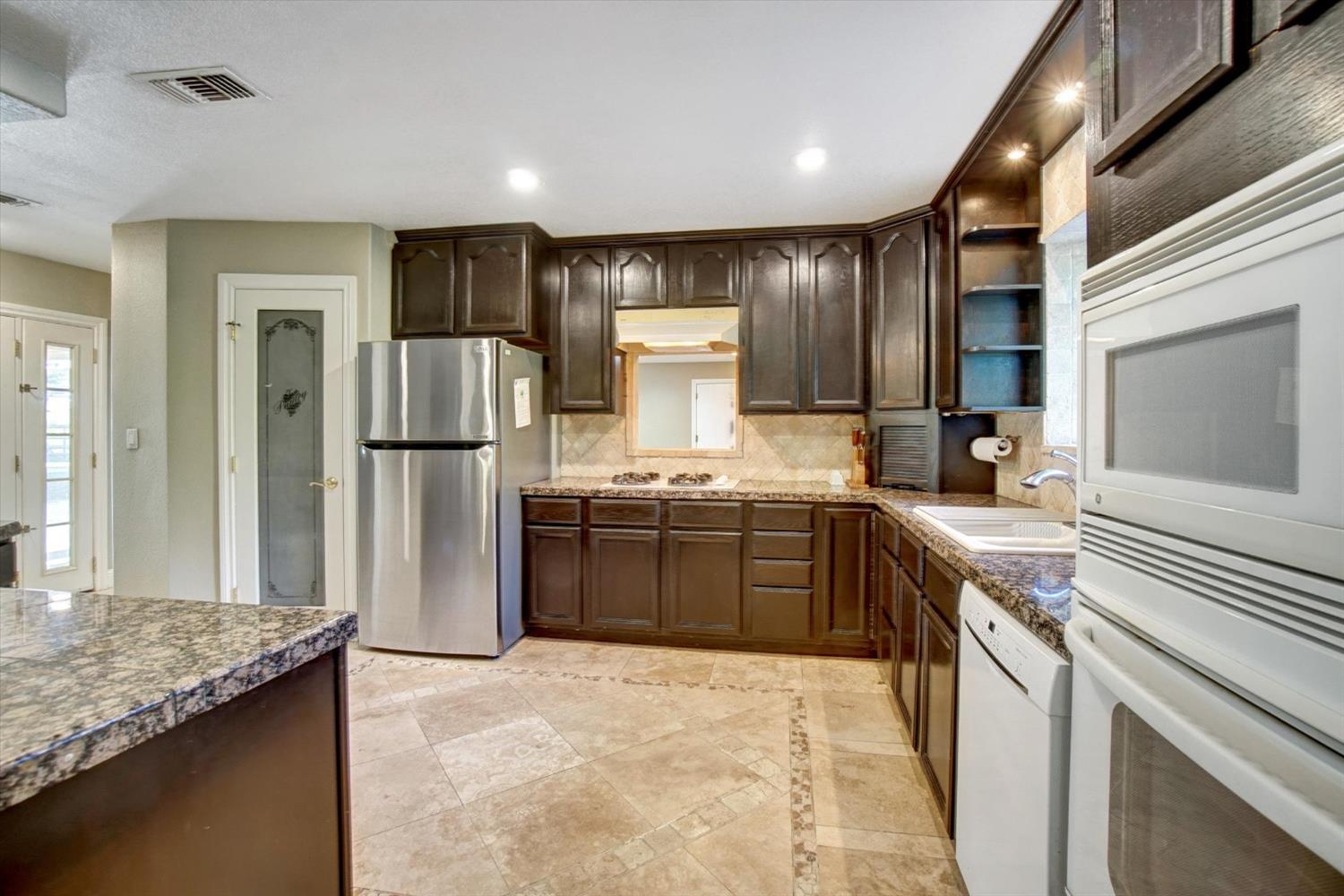 Detail Gallery Image 13 of 85 For 10363 Maggy Rd, Wilton,  CA 95693 - 4 Beds | 3/1 Baths