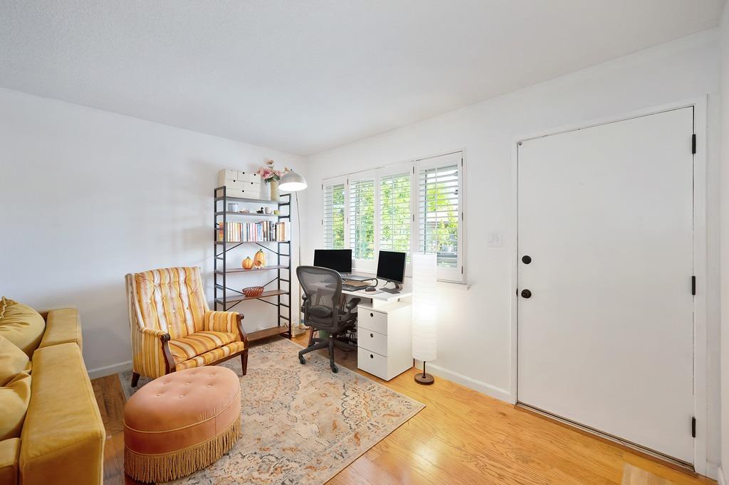 Photo #8: 225061290 Listing: Photo #8