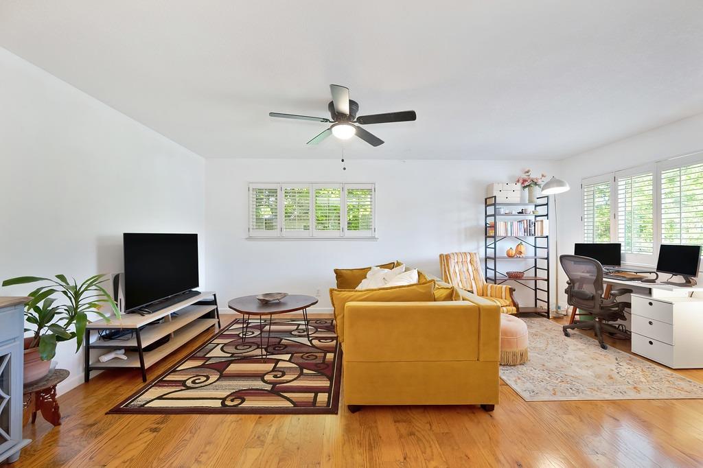 Photo #12: 225061290 Listing: Photo #12