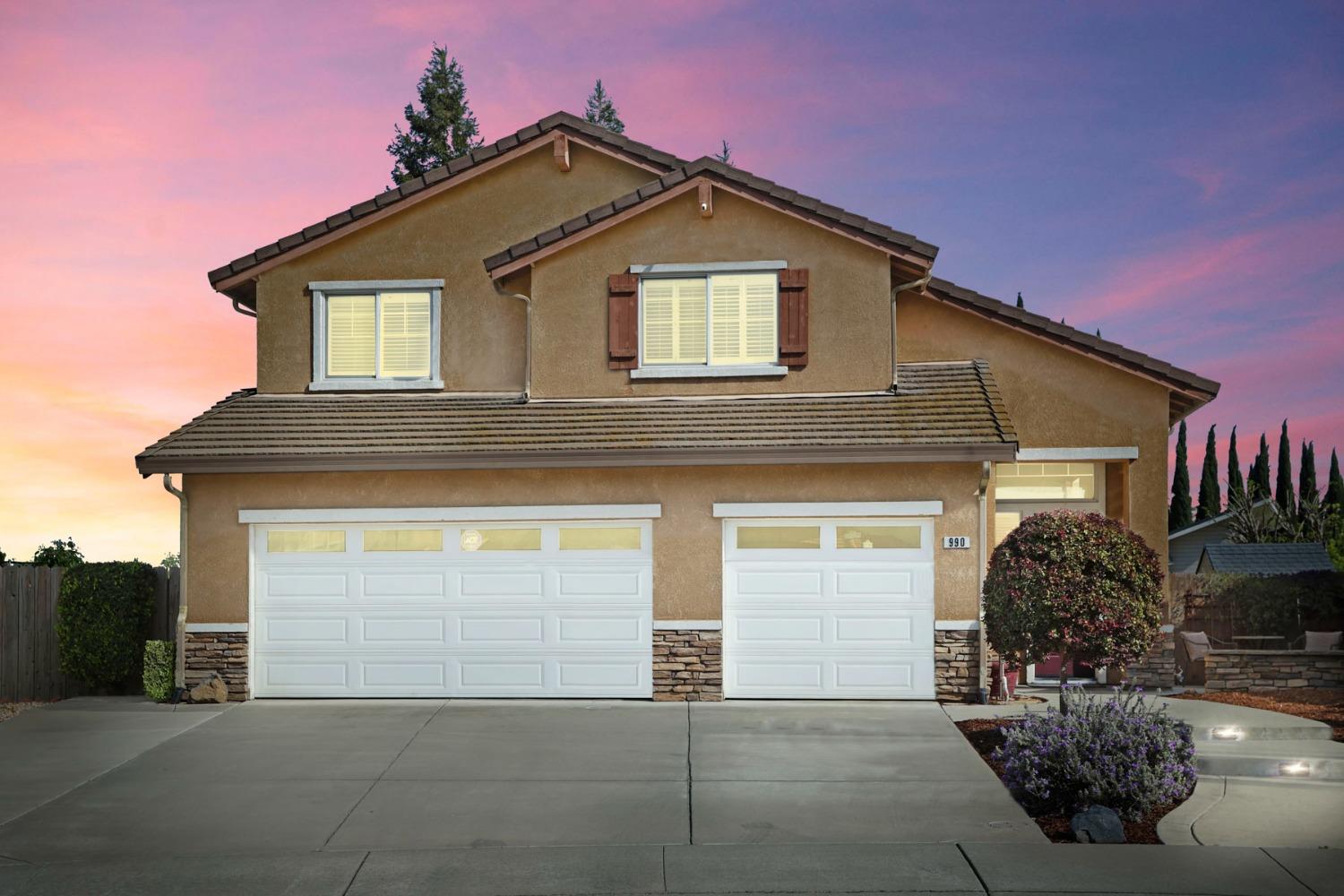 Detail Gallery Image 1 of 43 For 990 Kirkwood Way, Lathrop,  CA 95330 - 5 Beds | 3 Baths