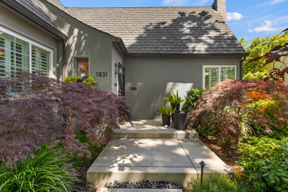 Detail Gallery Image 16 of 65 For 1831 Bidwell Way, Sacramento,  CA 95818 - 3 Beds | 2 Baths