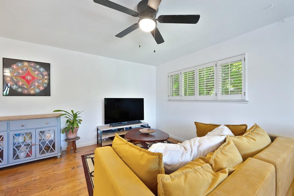 Photo #11: 225061290 Listing: Photo #11