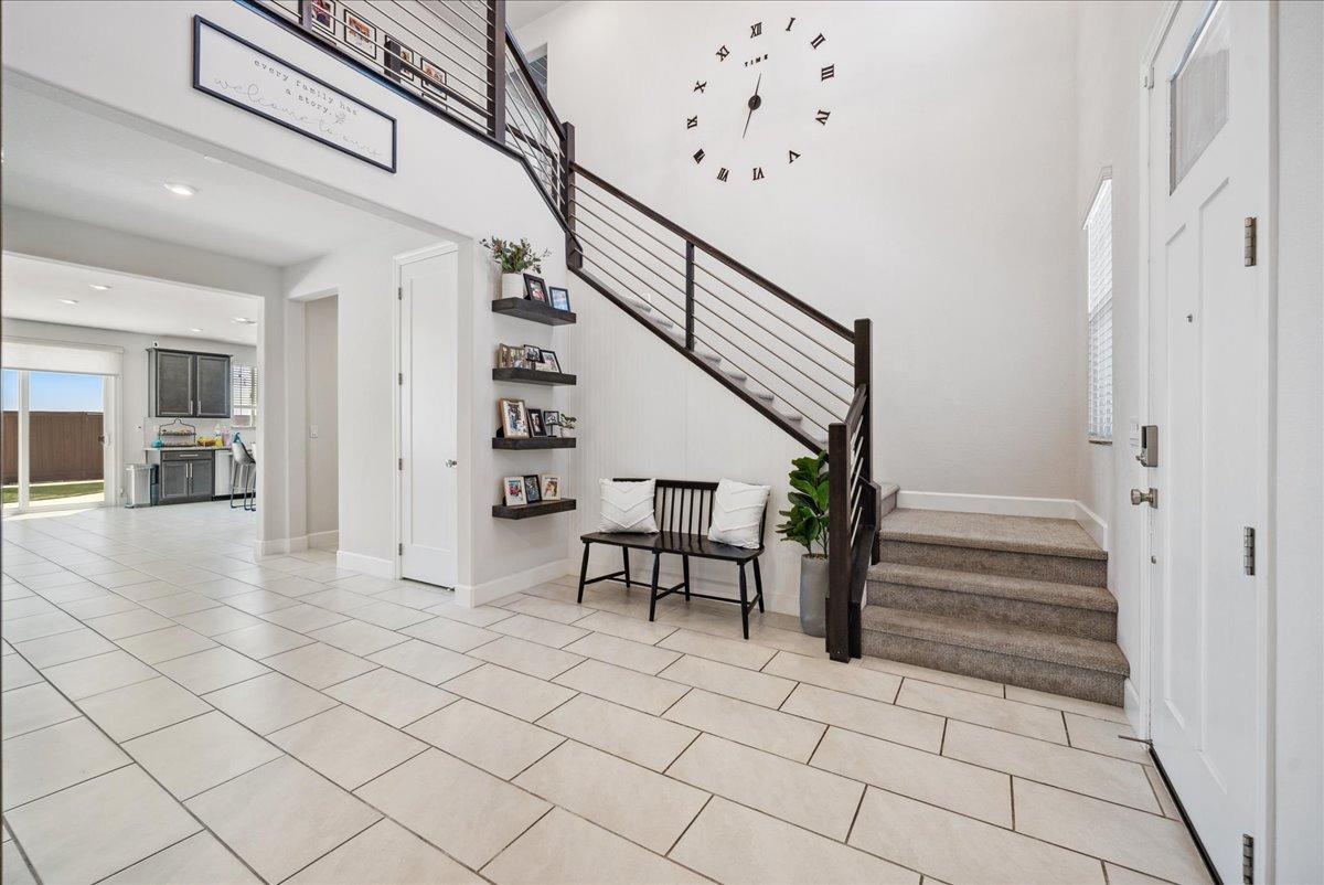 Detail Gallery Image 5 of 54 For 1304 Silversmith Ln, Rocklin,  CA 95765 - 5 Beds | 4 Baths