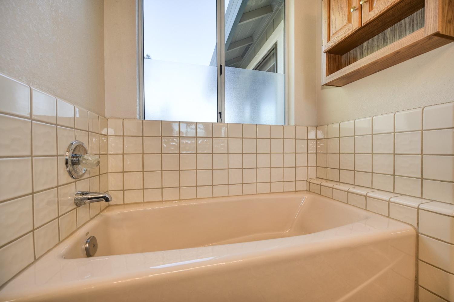 Detail Gallery Image 17 of 28 For 1518 Sutter Creek Dr, El Dorado Hills,  CA 95762 - 3 Beds | 2/1 Baths