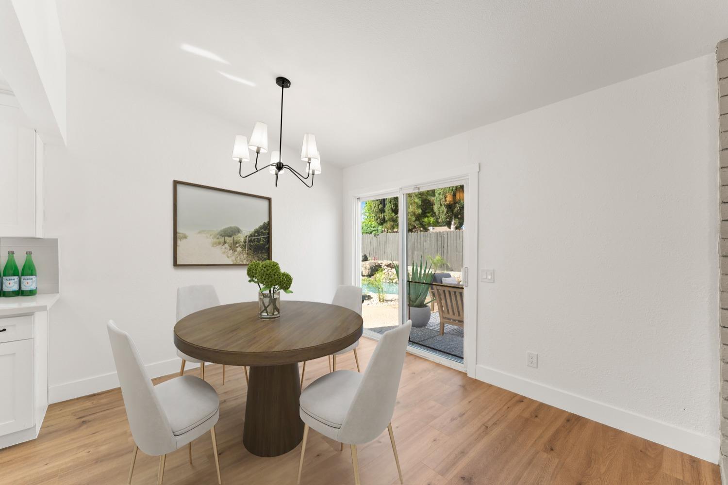 Detail Gallery Image 7 of 22 For 2462 Stokewood Way, Rancho Cordova,  CA 95670 - 3 Beds | 2 Baths