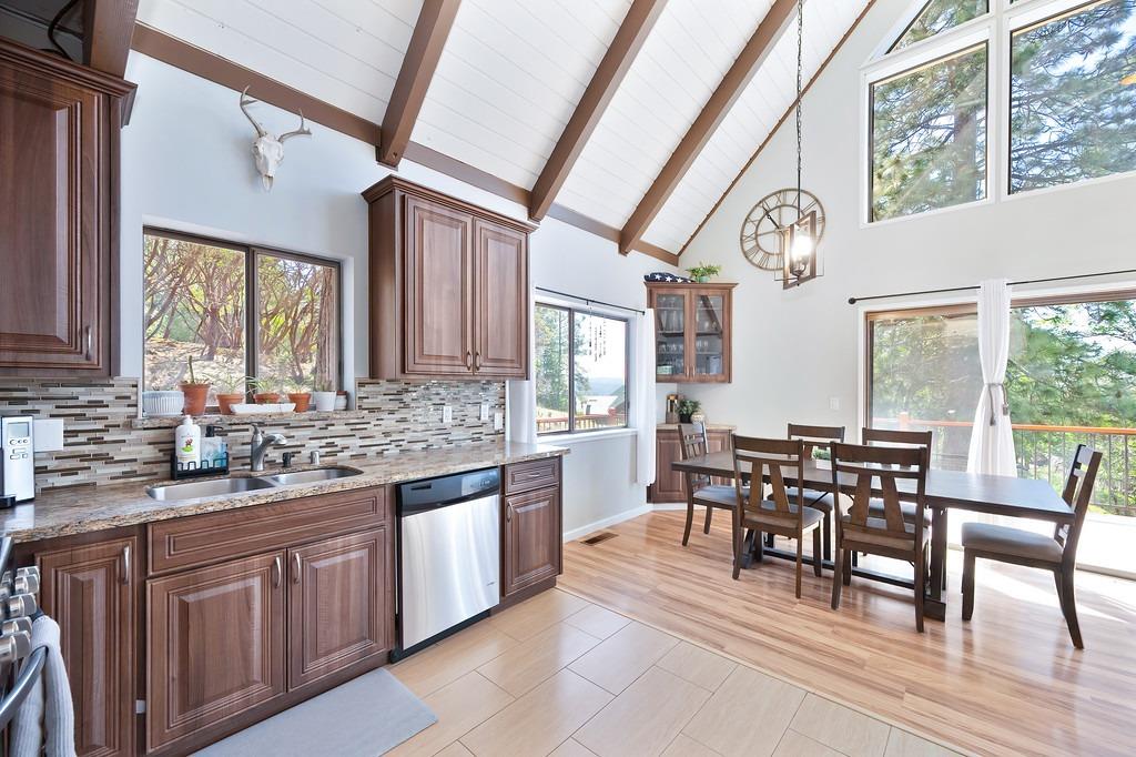 Detail Gallery Image 19 of 48 For 6202 Green Ridge Dr, Foresthill,  CA 95631 - 3 Beds | 2/1 Baths
